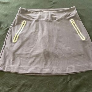 Nike Women Golf Skirt size M. Preowned.
